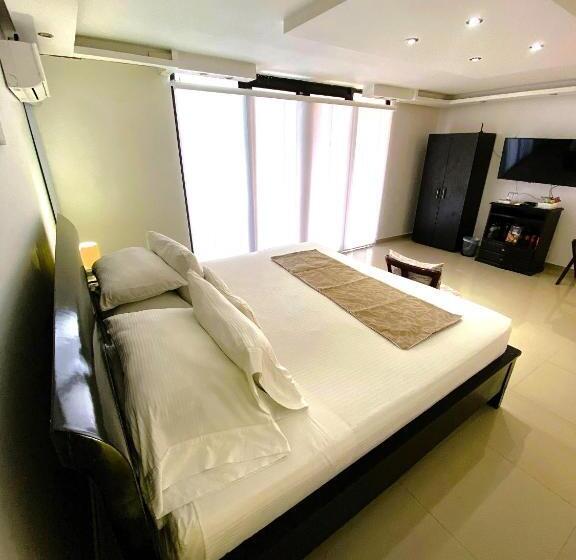 デラックスルーム, San Laurent