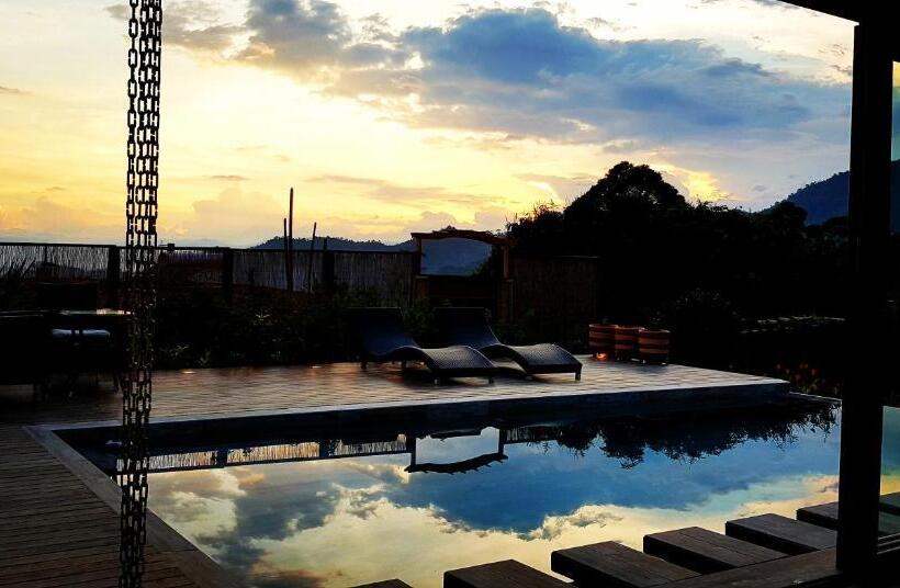 套房配有游泳池, Spa La Colina