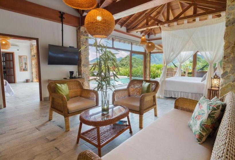 套房配有游泳池, Spa La Colina