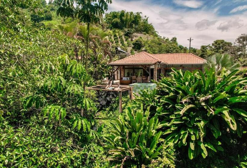 套房配有游泳池, Spa La Colina