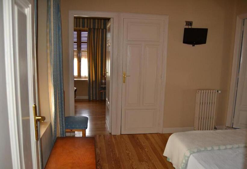 ファミリールーム, Villegas