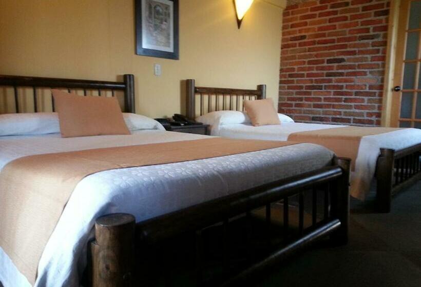 带阳台标准四人间, Matisses Hotel & Spa