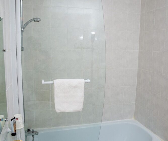 Номер Стандарт Вид на Реку, Appart Hotel Castel Emeraude, Charme Et Caractère