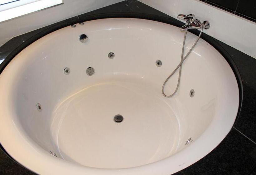 اتاق استاندارد با وان آب گرم, Monte Carlo Love Porto