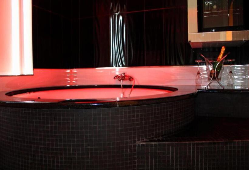 اتاق استاندارد با وان آب گرم, Monte Carlo Love Porto