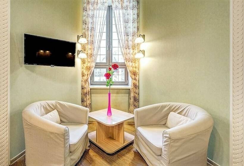 סוויטת ג'וניור, Avita Krasnye Vorota