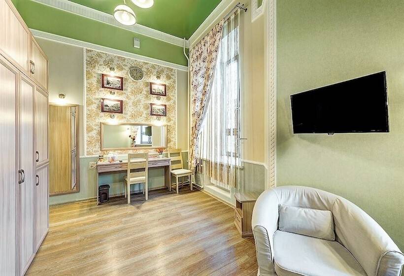 סוויטת ג'וניור, Avita Krasnye Vorota