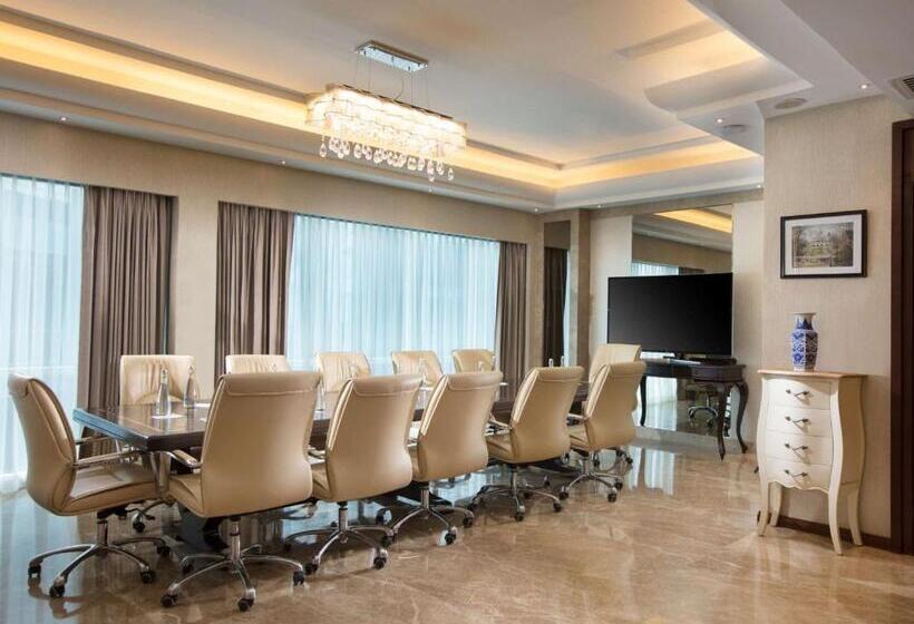 Люкс Президентский 2 Спальни, Wyndham Panbil Batam