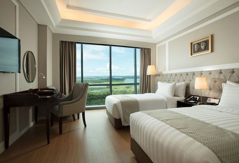 اتاق لوکس با چشم‌انداز دریاچه, Wyndham Panbil Batam