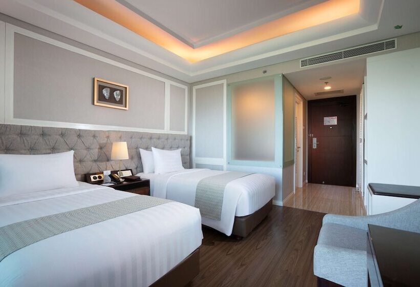 Номер Deluxe Вид на Сад, Wyndham Panbil Batam