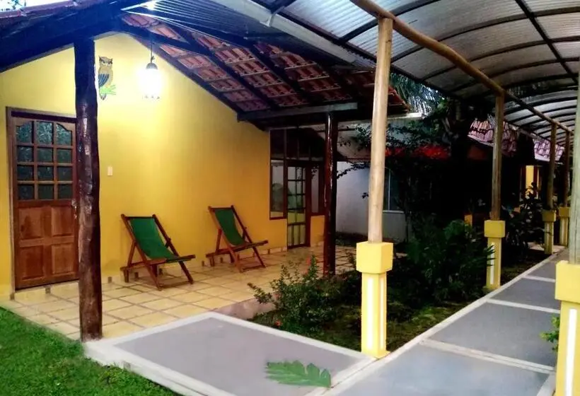 Comfort Kolmen Hengen Huone, Cabañas Yakuruna