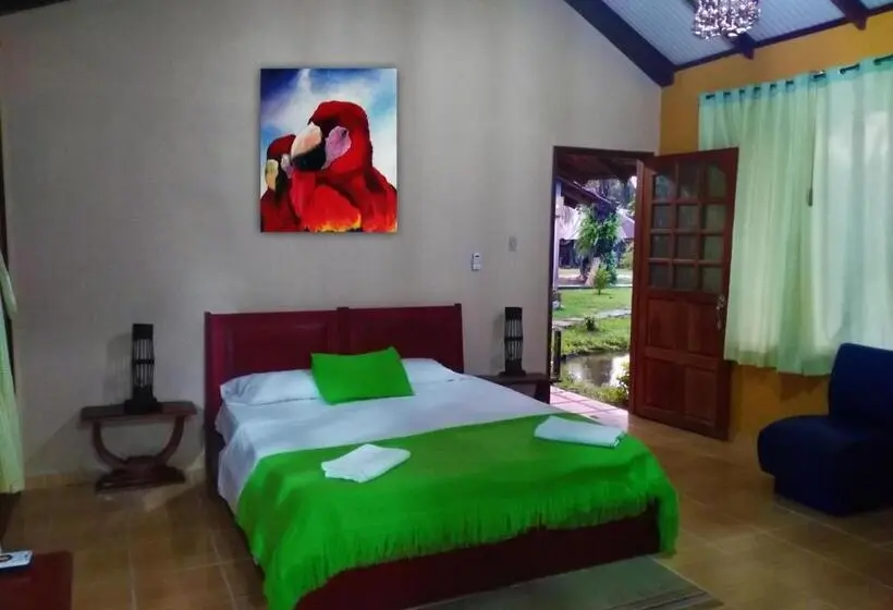 Comfort Kolmen Hengen Huone, Cabañas Yakuruna