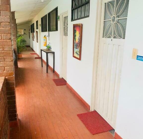 חדר משפחתי, Campestre Sanvalay Inn