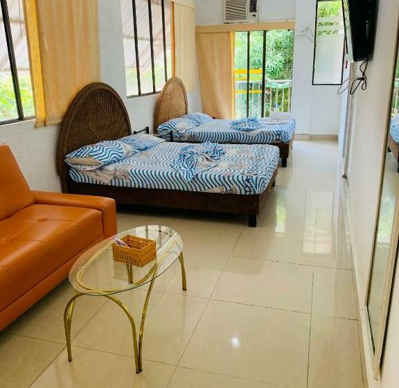 חדר משפחתי, Campestre Sanvalay Inn