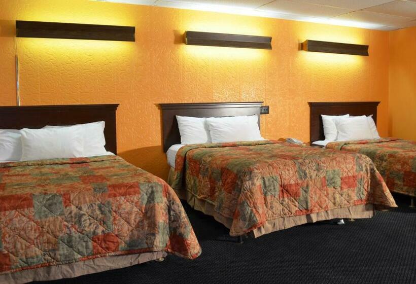 غرفة ديلوكس ثلاثية, Economy Inn Bluefield