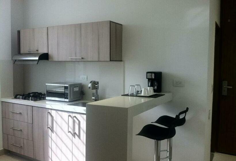 سوییت جونیور, Hausen Hotel   Suites