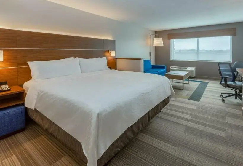 スイート, Holiday Inn Express & Suites   Rice Lake, An Ihg