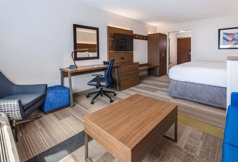 身障者適用スイートルーム, Holiday Inn Express & Suites   Rice Lake, An Ihg