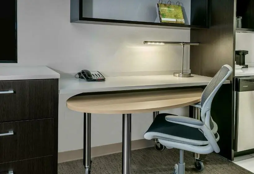 キングサイズベッドのデラックススイート, Home2 Suites By Hilton Austin Airport