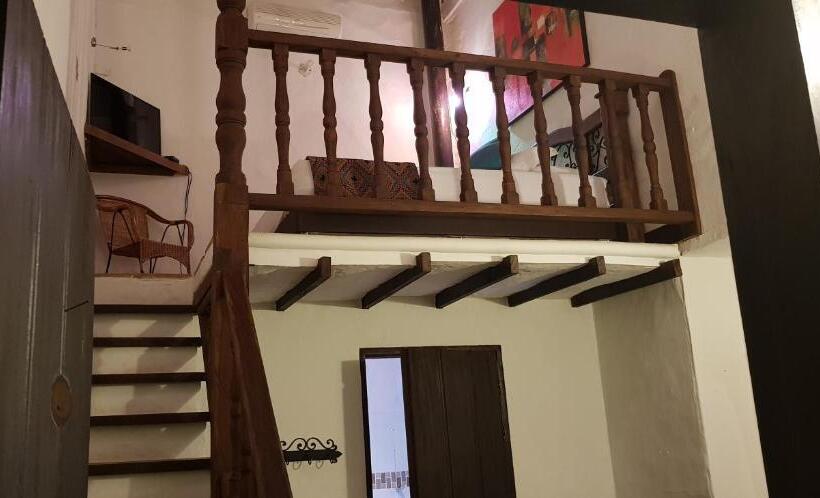 سوییت, Hostal Restaurante Guaracu