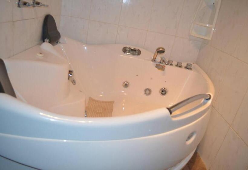 سوییت, Hostal Restaurante Guaracu