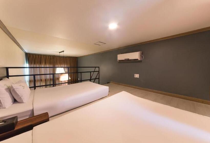 Family Room, Hue Loft