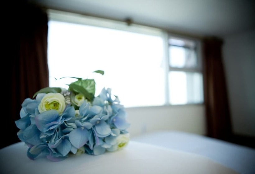 Family Room, Hue Loft