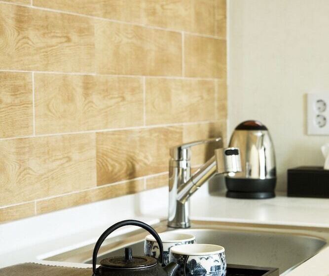 Family Room, Hue Loft