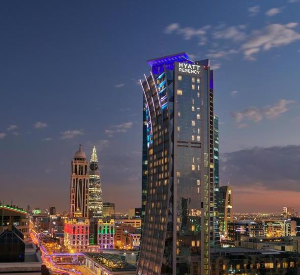 חדר קלאב עם מיטת קינג, Hyatt Regency Riyadh Olaya