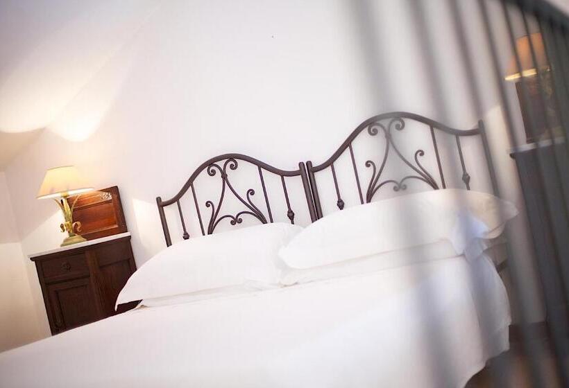 חדר קלאסי לשלושה, Masseria Dei Monaci