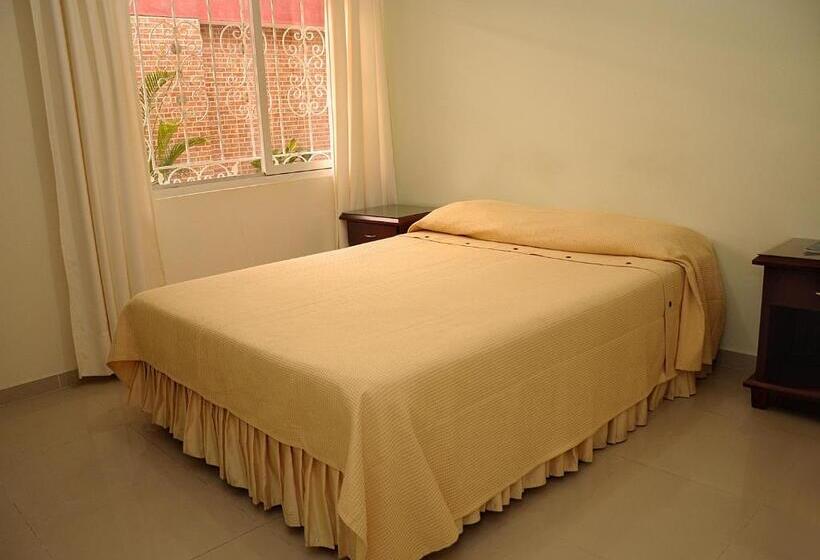 Четырехместный Номер Стандарт, Napolitano