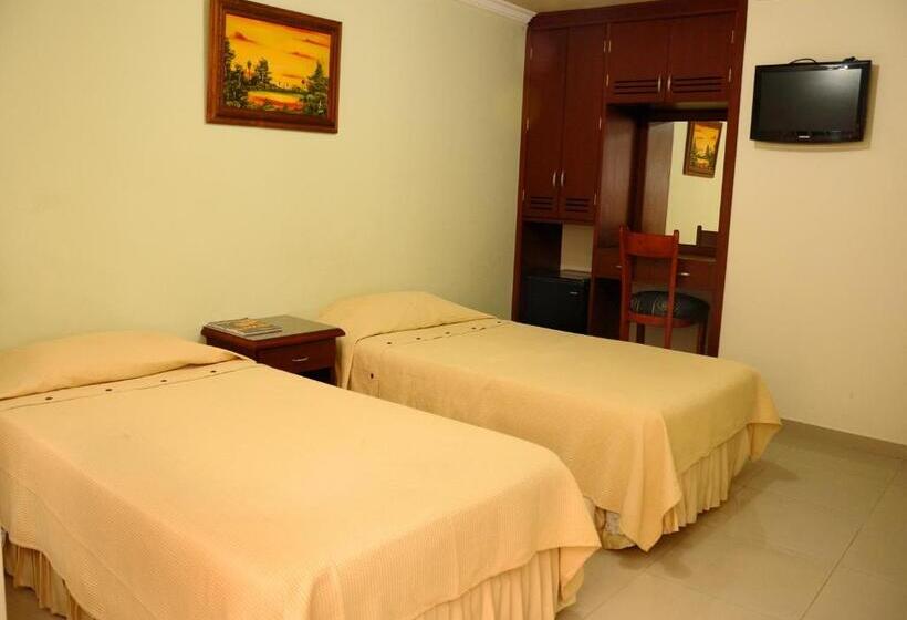 Четырехместный Номер Стандарт, Napolitano