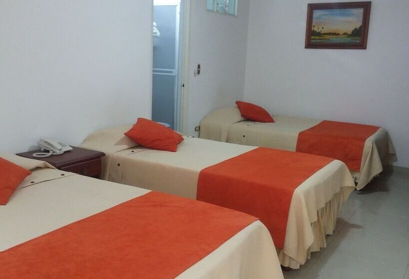 Номер Стандарт Трехместный, Napolitano