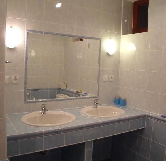 이코노미 트리플 룸, Penzion Lesna