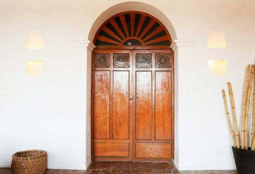 スタンダードルーム, Portal De La Marquesa