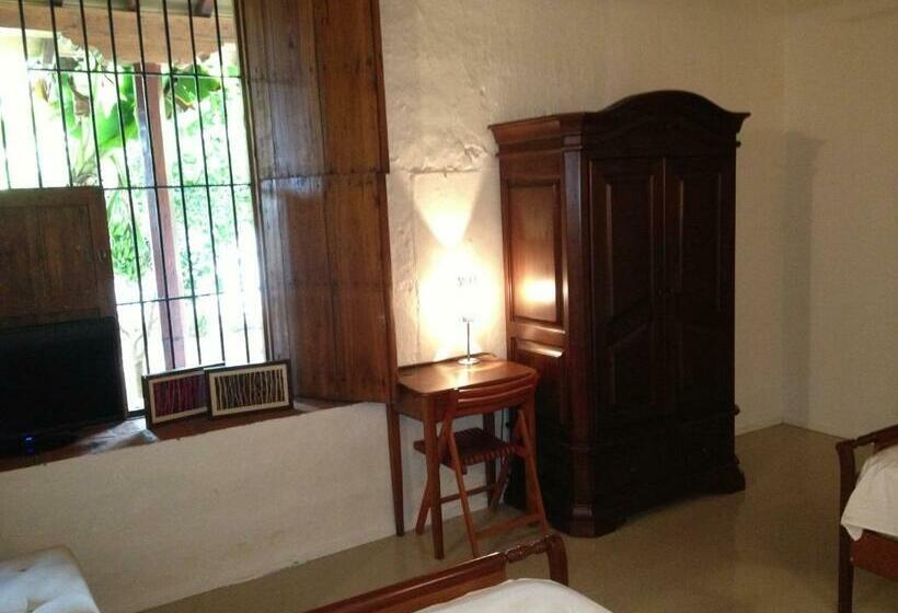 スタンダードルーム, Portal De La Marquesa