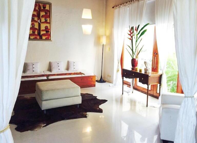 スイート, Portal De La Marquesa