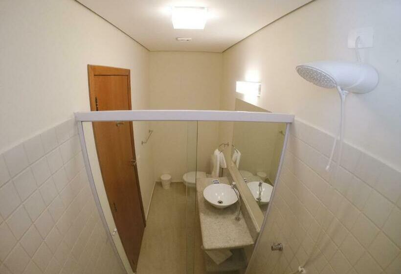 غرفة قياسية ثلاثية, Pousada Ipê