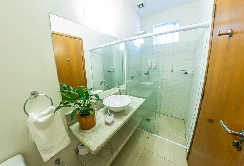 غرفة قياسية ثلاثية, Pousada Ipê