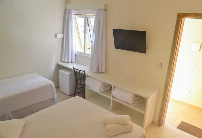 غرفة قياسية ثلاثية, Pousada Ipê