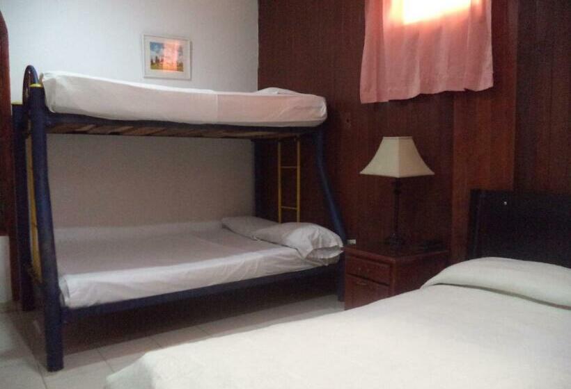 غرفة عائلية, Roca & Mar