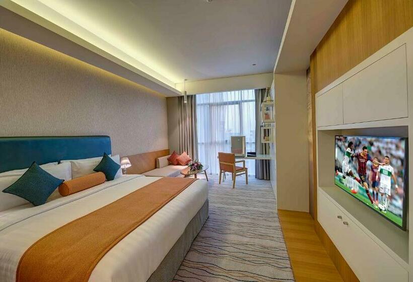 اتاق لوکس با تخت بزرگ, Royal Continental