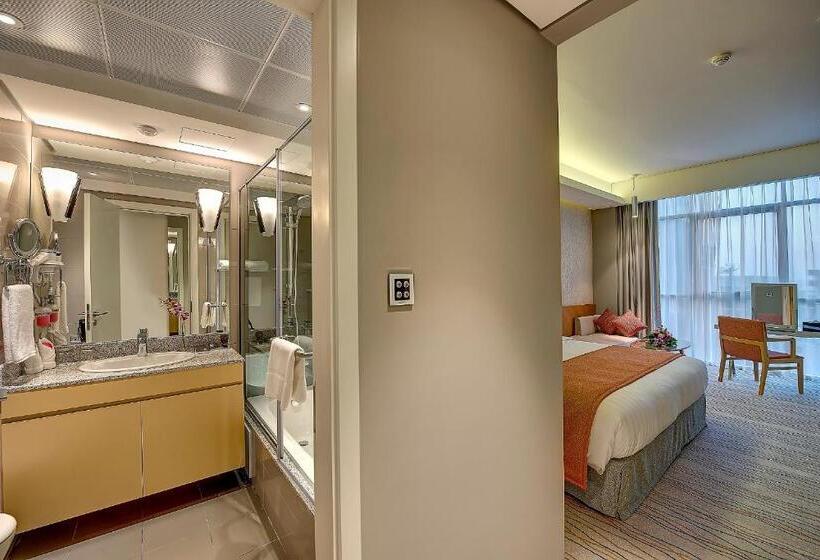 اتاق لوکس با تخت بزرگ, Royal Continental