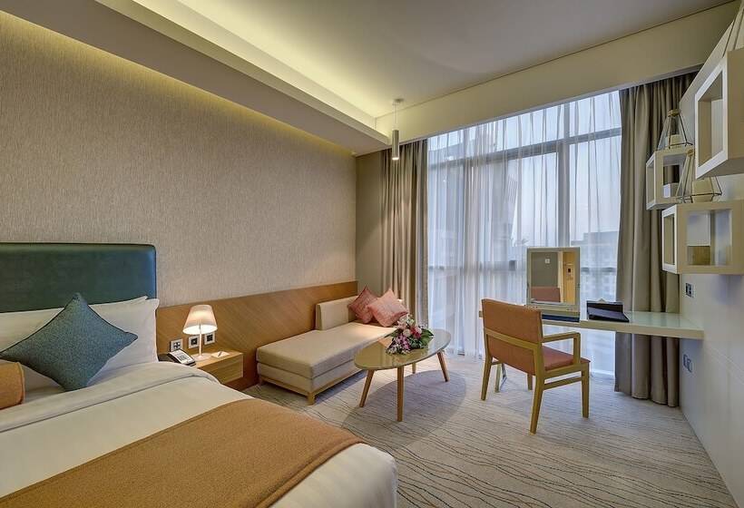 اتاق لوکس با تخت بزرگ, Royal Continental