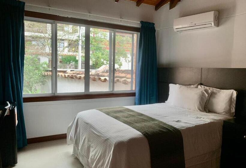 جناح, Serenity Suites Casa Boutique