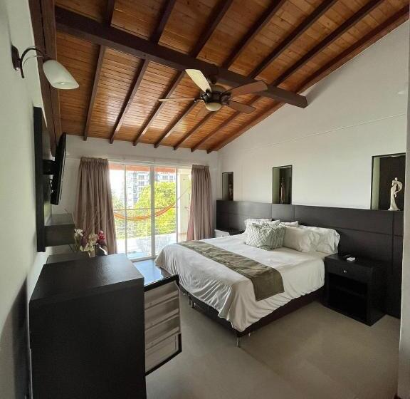 جناح مزوَّد بشرفة, Serenity Suites Casa Boutique