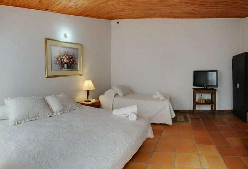 اتاق استاندارد سه نفره, Spa Villa Lina