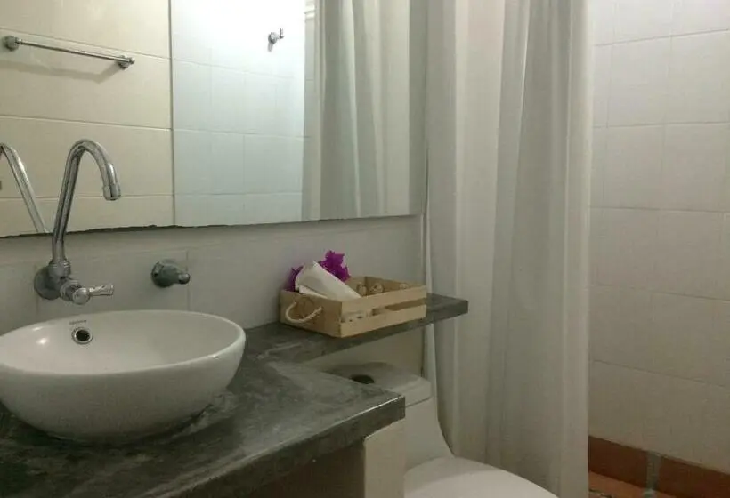 Standard Kolmen Hengen Huone, Waka Hotel Rural