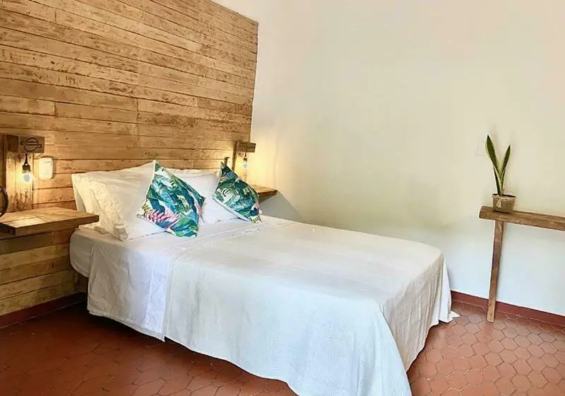 Standard Kolmen Hengen Huone, Waka Hotel Rural