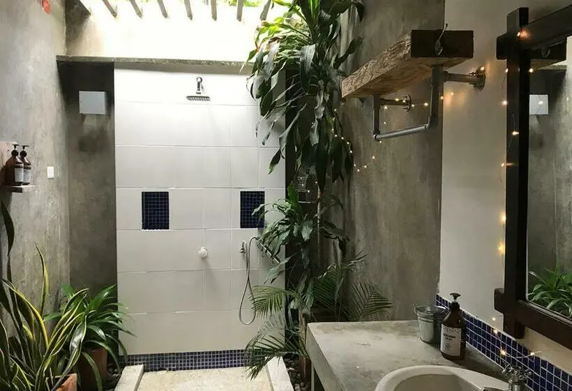 Standard Neljän Hengen Huone, Waka Hotel Rural